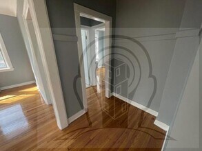 1371 W Estes Ave in Chicago, IL - Building Photo - Building Photo
