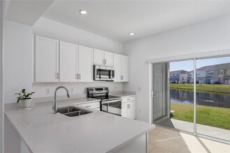 6167 Whetstone Ct in Palmetto, FL - Building Photo - Building Photo