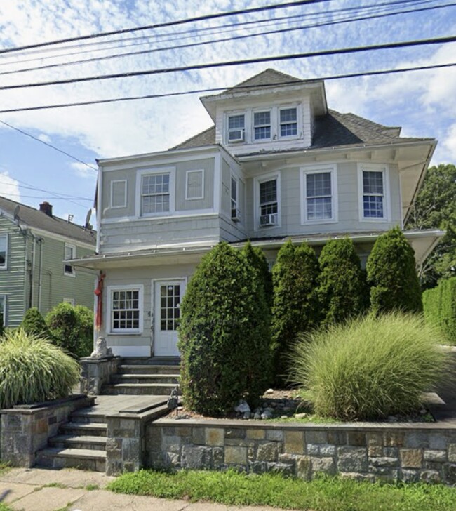 74 Charron St, Unit 2nd and 3rd floor apartme in Bridgeport, CT - Building Photo - Building Photo