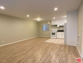 3224 Chapman St in Los Angeles, CA - Building Photo - Building Photo