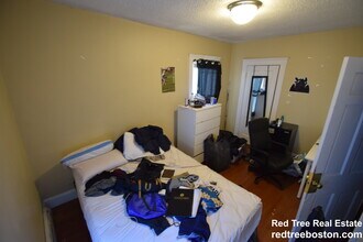 31 Wade St, Unit LEFT in Boston, MA - Building Photo - Building Photo