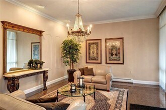 1001 Queen Anne Ave N in Seattle, WA - Building Photo - Building Photo