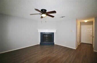 4744 Meadow Trail Dr in Dallas, TX - Building Photo - Building Photo