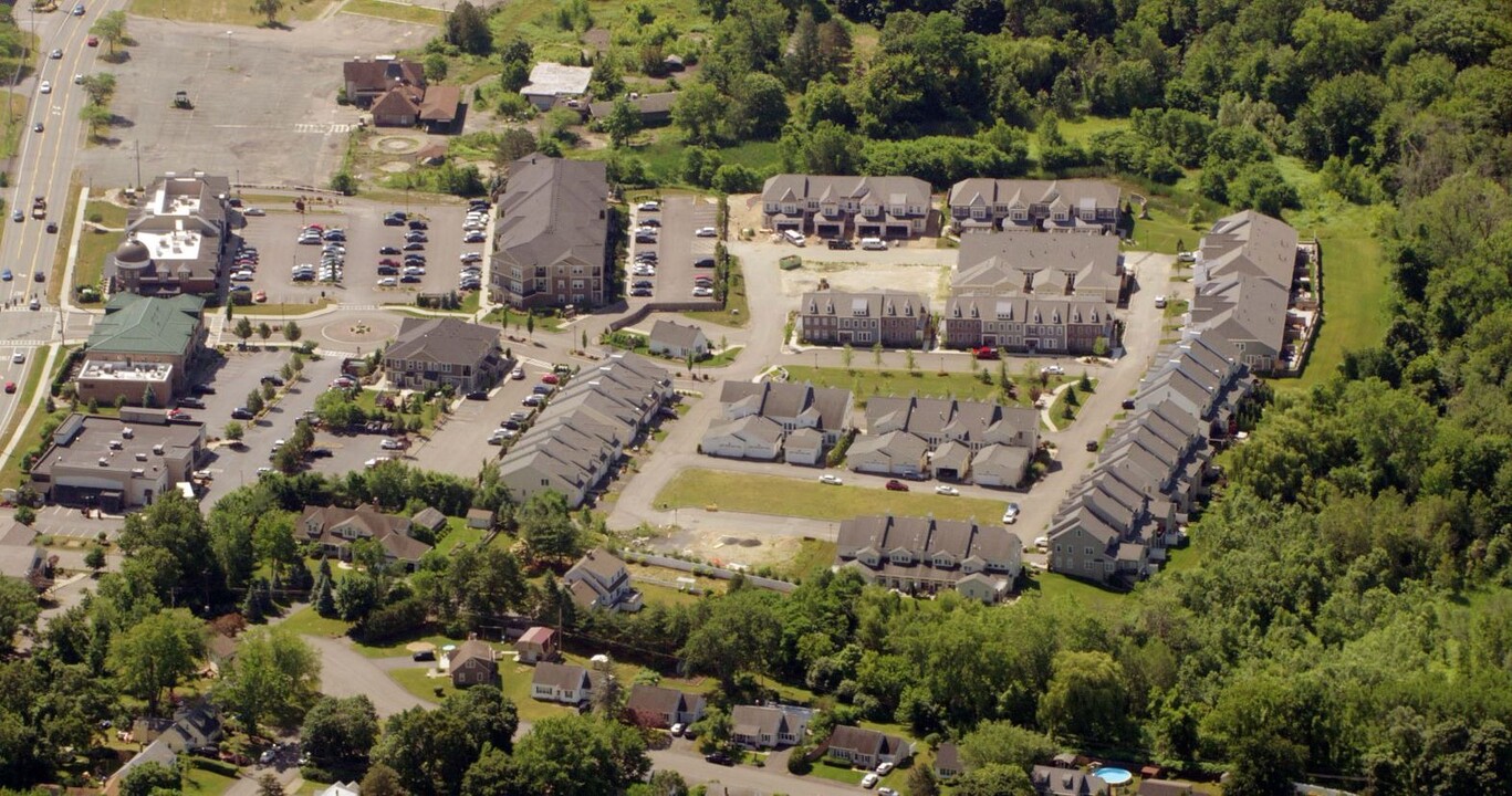 3 Cambridge Way in Latham, NY - Building Photo