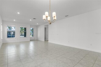 9738 Neruda St in Orlando, FL - Building Photo - Building Photo