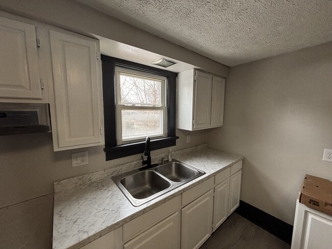 525 Pike Ave SW in Massillon, OH - Building Photo - Building Photo