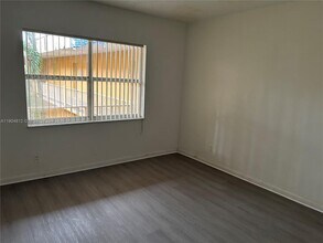 18101 NW 68th Ave in Hialeah, FL - Building Photo - Building Photo