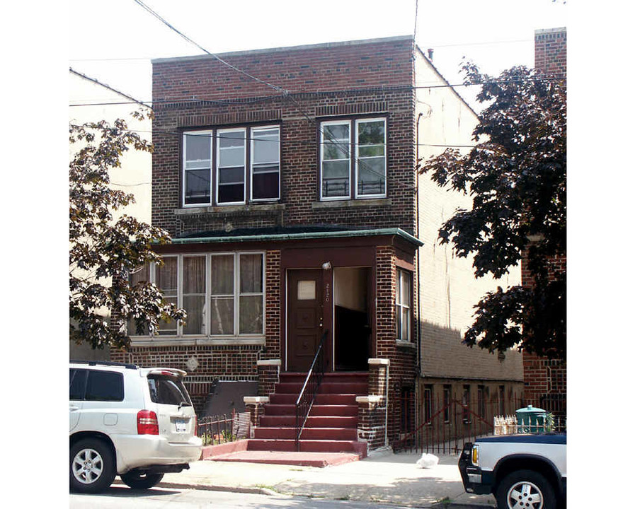 2120 Lafayette Ave in Bronx, NY - Building Photo