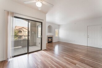 8250 N Grand Canyon Dr in Las Vegas, NV - Building Photo - Building Photo