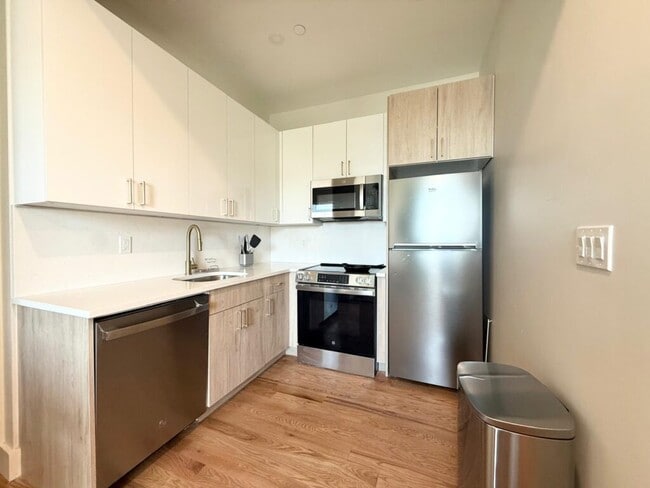 Furnished room/NOT APARTMENT in Brooklyn, NY - Building Photo - Building Photo