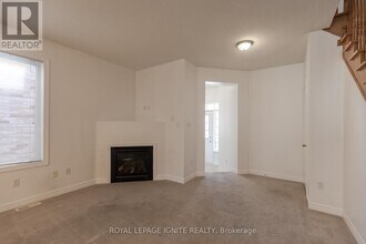 5402 Bellaggio Crescent in Mississauga, ON - Building Photo - Building Photo
