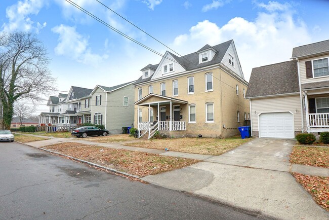 422-424 W 30th St in Norfolk, VA - Building Photo - Building Photo