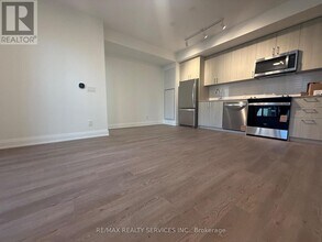 3250 Carding Mill Trail in Oakville, ON - Building Photo - Building Photo