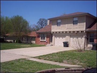 2804 SW Westport Plaza Dr in Topeka, KS - Foto de edificio - Building Photo