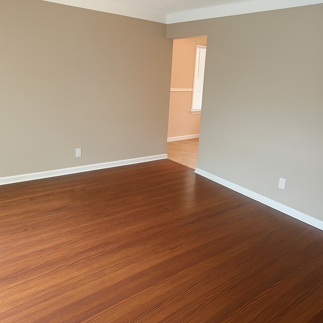 531 Ames Pl in Ferguson, MO - Building Photo - Building Photo