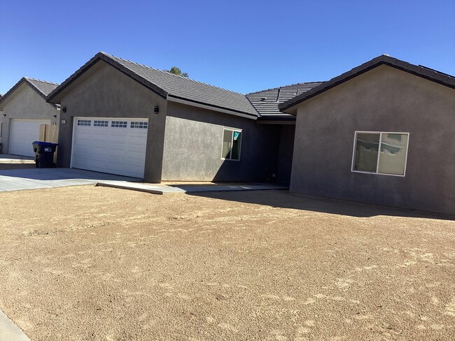 9640 Village Pkwy in California City, CA - Building Photo - Building Photo