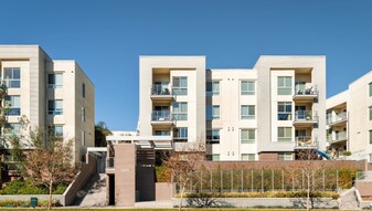 12655 Bluff Creek Dr, Unit 202 in Los Angeles, CA - Building Photo