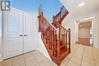 26 Newhouse Blvd in Caledon, ON - Building Photo - Building Photo