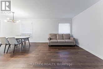 277 Stone Rd in Aurora, ON - Building Photo - Building Photo