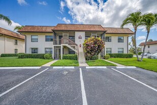 7226 Golf Colony Ct in Greenacres, FL - Building Photo