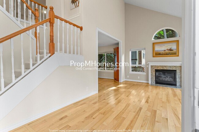 15155 Brook Ct in Lake Oswego, OR - Building Photo - Building Photo