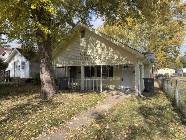 property at 1528 E Gimber St