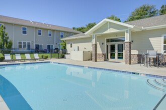 Chapel Ridge Townhomes in Lee's Summit, MO - Building Photo - Building Photo