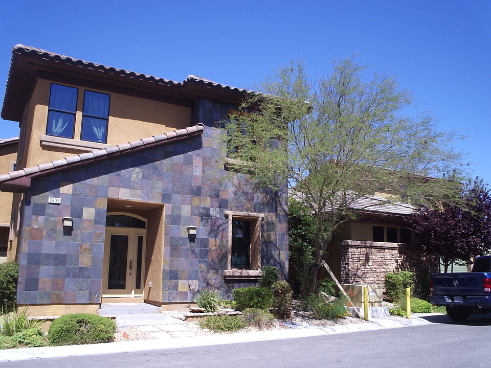 3933 Yang Ct in Las Vegas, NV - Building Photo