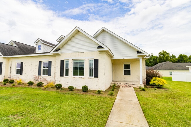 235 Sawgrass Trail in Statesboro, GA - Building Photo - Building Photo