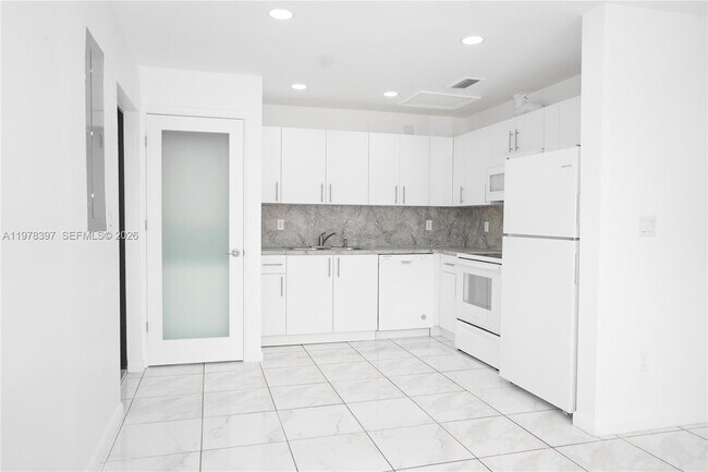 3423 SW 3rd St in Miami, FL - Building Photo - Building Photo