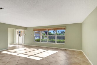 1753 W Terrace Dr in Lake Worth Beach, FL - Building Photo - Building Photo