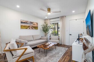 1251 7th Ave N in Naples, FL - Building Photo - Building Photo