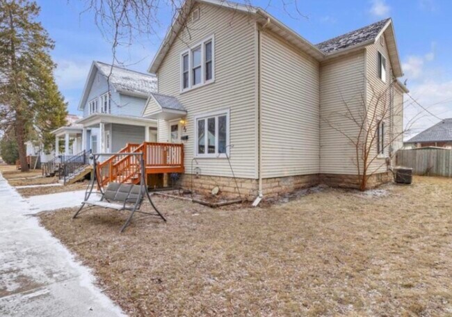 property at 92 Harrison Pl