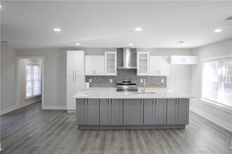 970 Bates Rd in Austell, GA - Building Photo - Building Photo