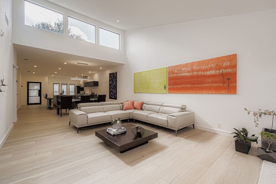 12364 Montego Plaza in Dallas, TX - Building Photo