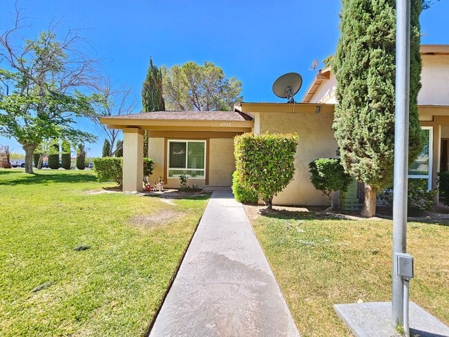 1008 Peg St in Ridgecrest, CA - Building Photo - Building Photo