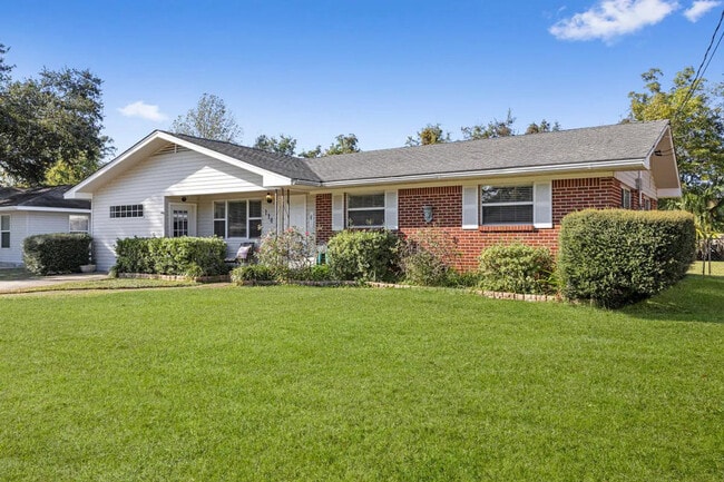 114 Lassere Cir in Long Beach, MS - Building Photo - Building Photo