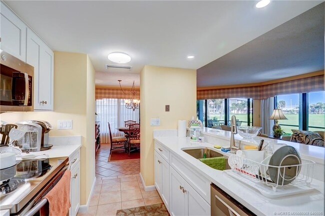 331 Golfview Cir in Stuart, FL - Foto de edificio - Building Photo