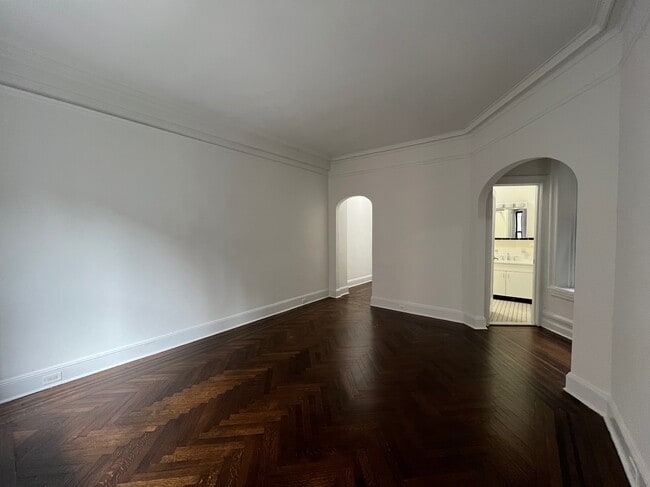 166 W 72nd St in New York, NY - Building Photo - Building Photo