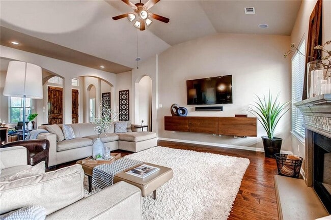 21817 Agarito Ln in Spicewood, TX - Building Photo - Building Photo