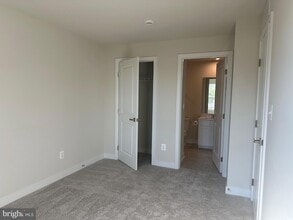 4504 Dandelion Loop in Chantilly, VA - Building Photo - Building Photo