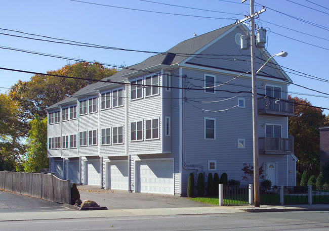 397-399 Sea St in Quincy, MA - Foto de edificio - Building Photo