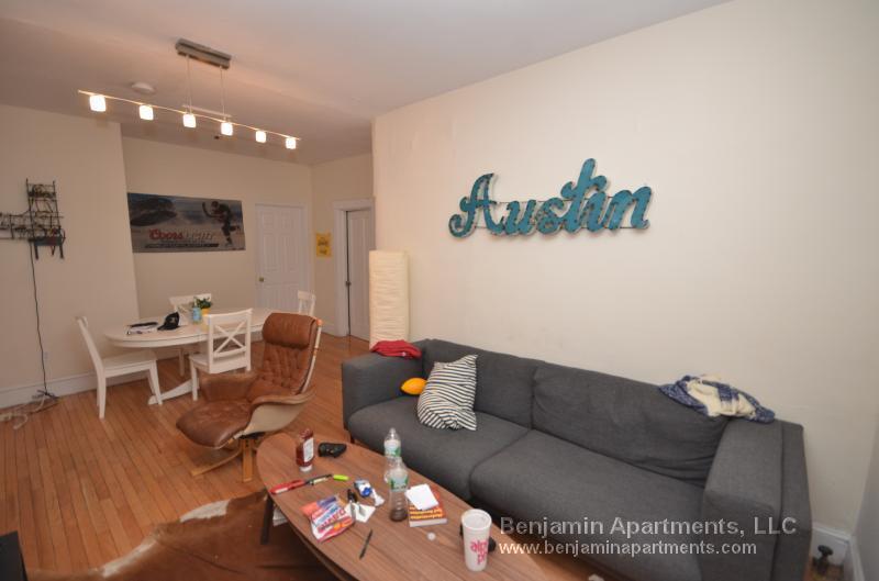 322 St Paul St in Brookline, MA - Building Photo