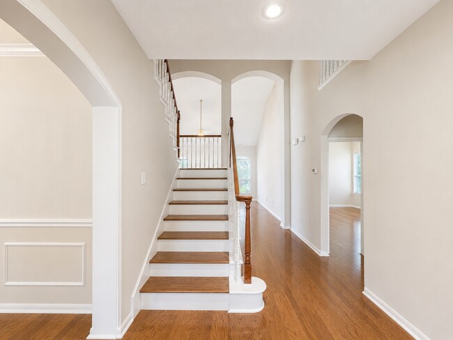 property at 223 Wild Oak Run