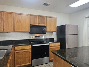 2810 Adelen Ln in Round Rock, TX - Building Photo - Building Photo