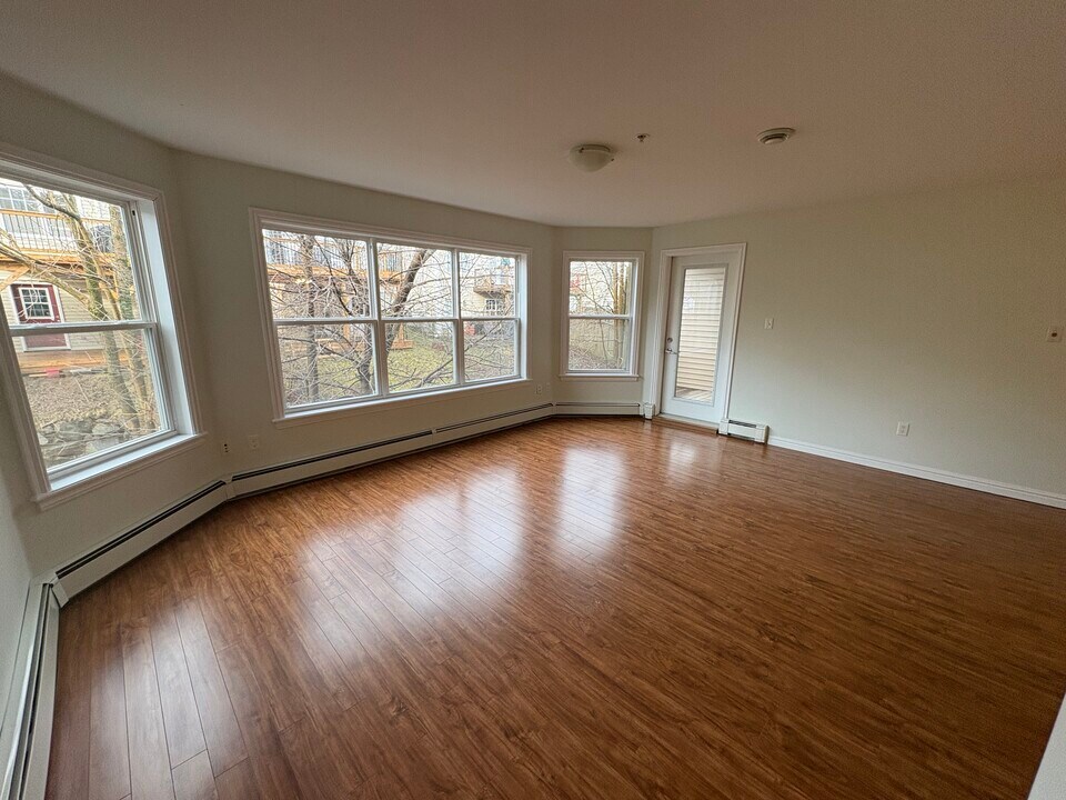 3150 Barrington St in Halifax, NS - Building Photo