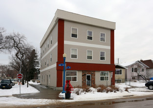 10665 96th St NW in Edmonton, AB - Building Photo - Primary Photo