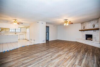 2604 W Dogwood St in Rogers, AR - Building Photo - Building Photo