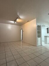 2484 SW 10th St, Unit #4 in Miami, FL - Building Photo - Building Photo