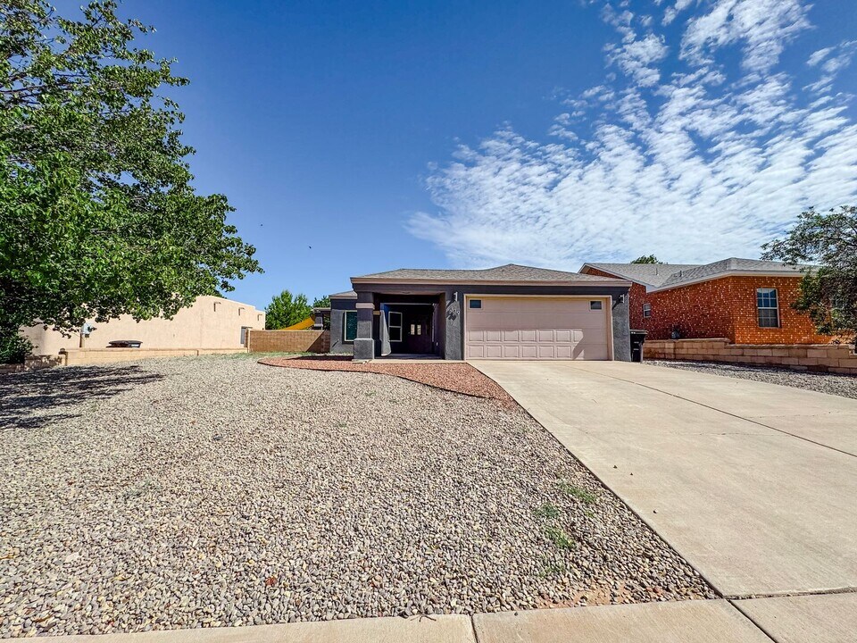 339 Cielo Grande Ct in Alamogordo, NM - Building Photo